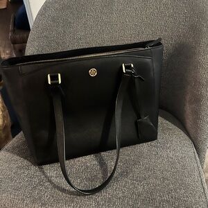 Tory Burch Black leather shoulder bag like brand new